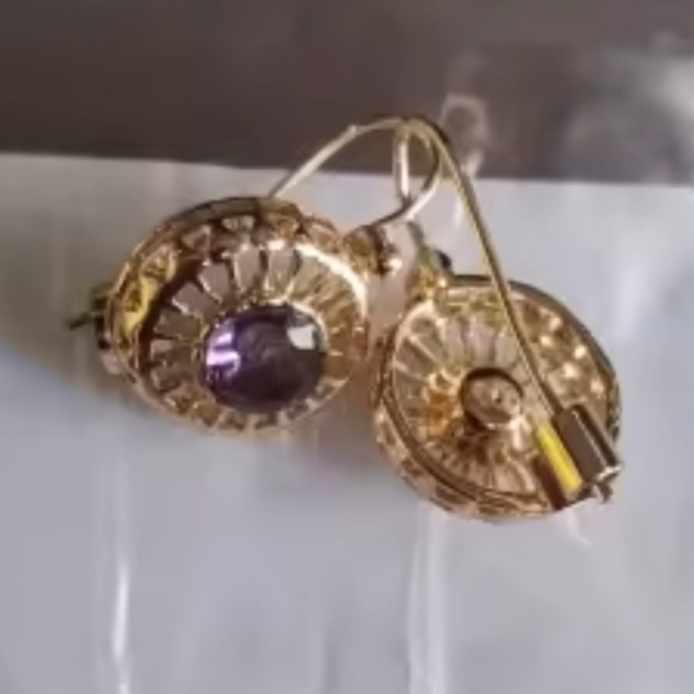 GREEN EMERALD GLASS GOLD TONE FASHION EARRINGS. GORGEOUS Hoop Lock. - Picture 7 of 9